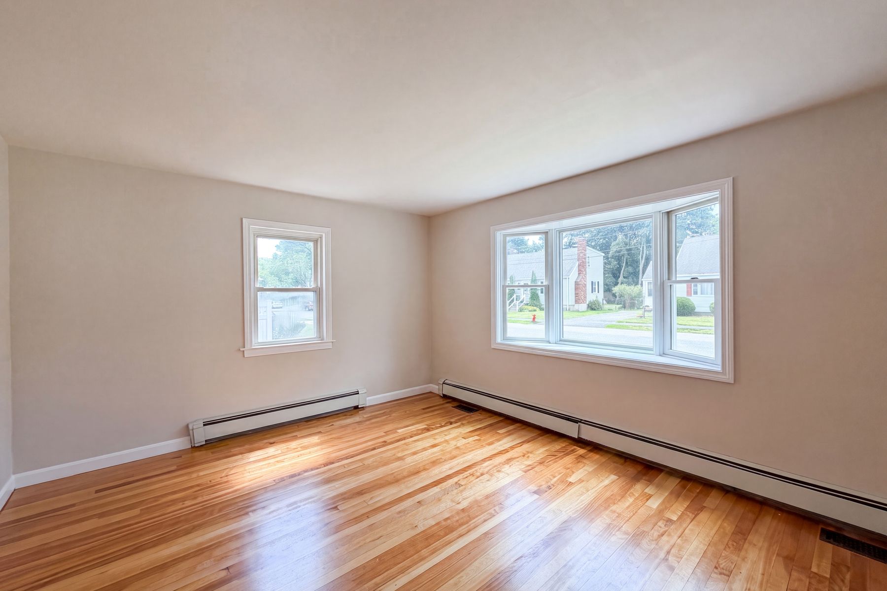 Property photo 3 of 4 MacArthur Cir