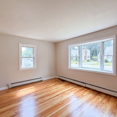 Property photo 3 of 4 MacArthur Cir