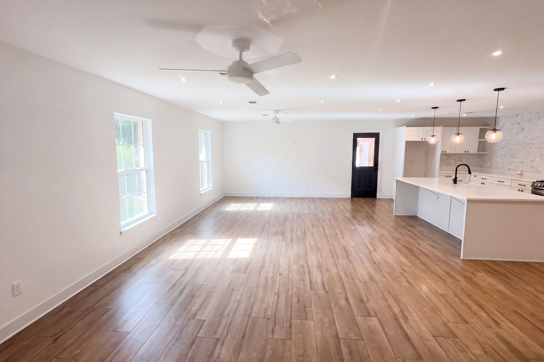 Property photo 3 of 1625 Windsor Dr