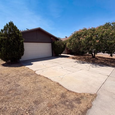 Property photo 1 of 6908 Welton Dr NE