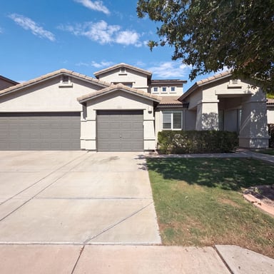 Property photo 1 of 2463 S Bristol