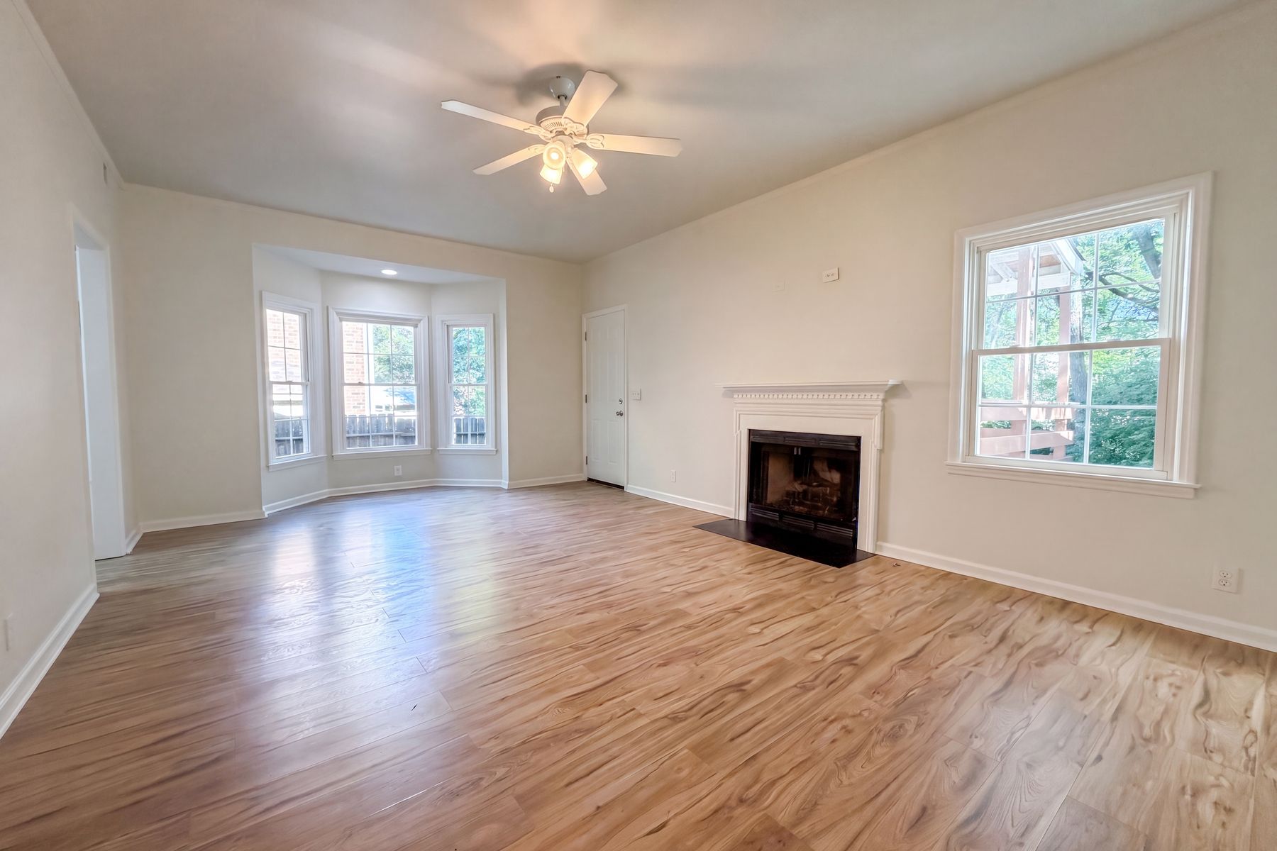 Property photo 3 of 1109 Mary Evelyn Ct