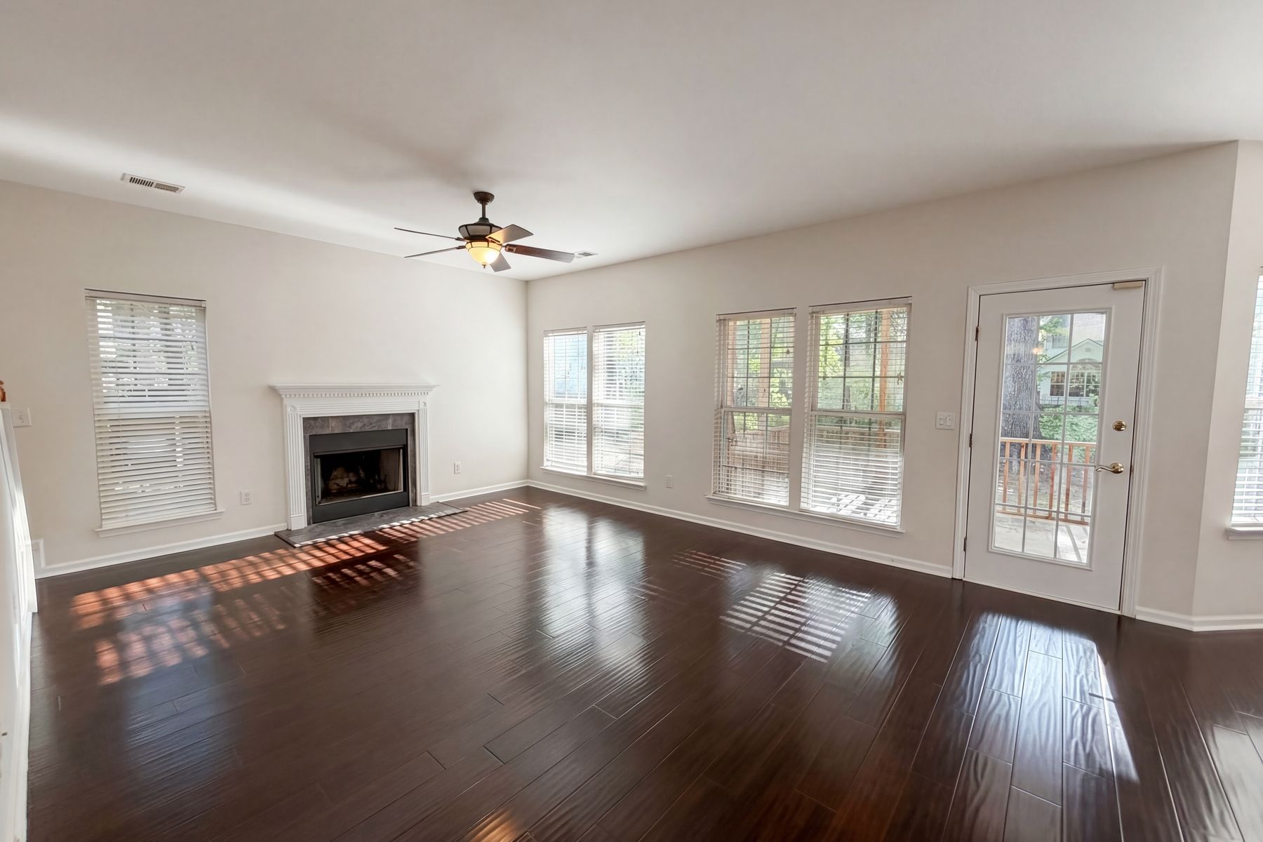 Property photo 3 of 8692 Hickory Creek Ct
