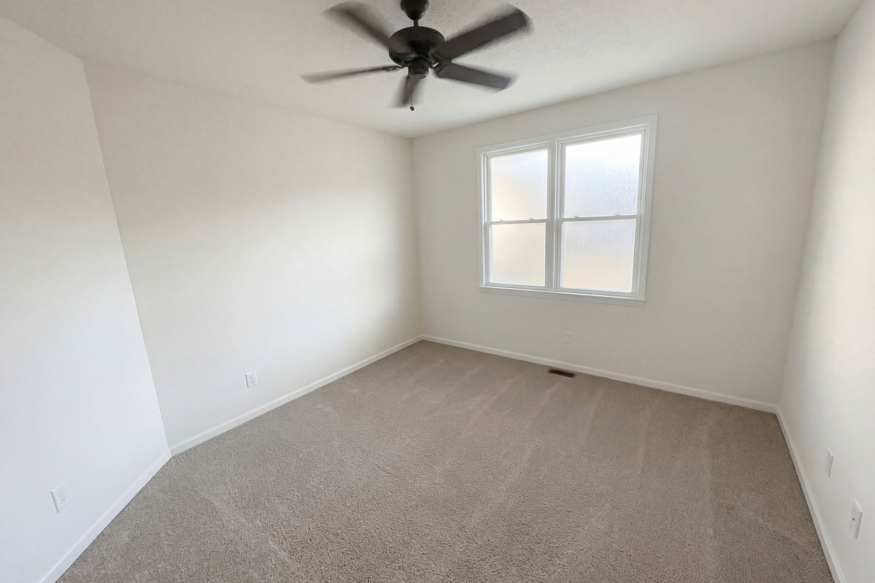 Property photo 3 of 168 Maple Grove Ter