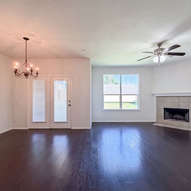 Property photo 3 of 1411 Niagara Falls Ct