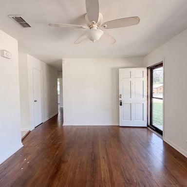 Property photo 3 of 1213 S Ridgeway Dr