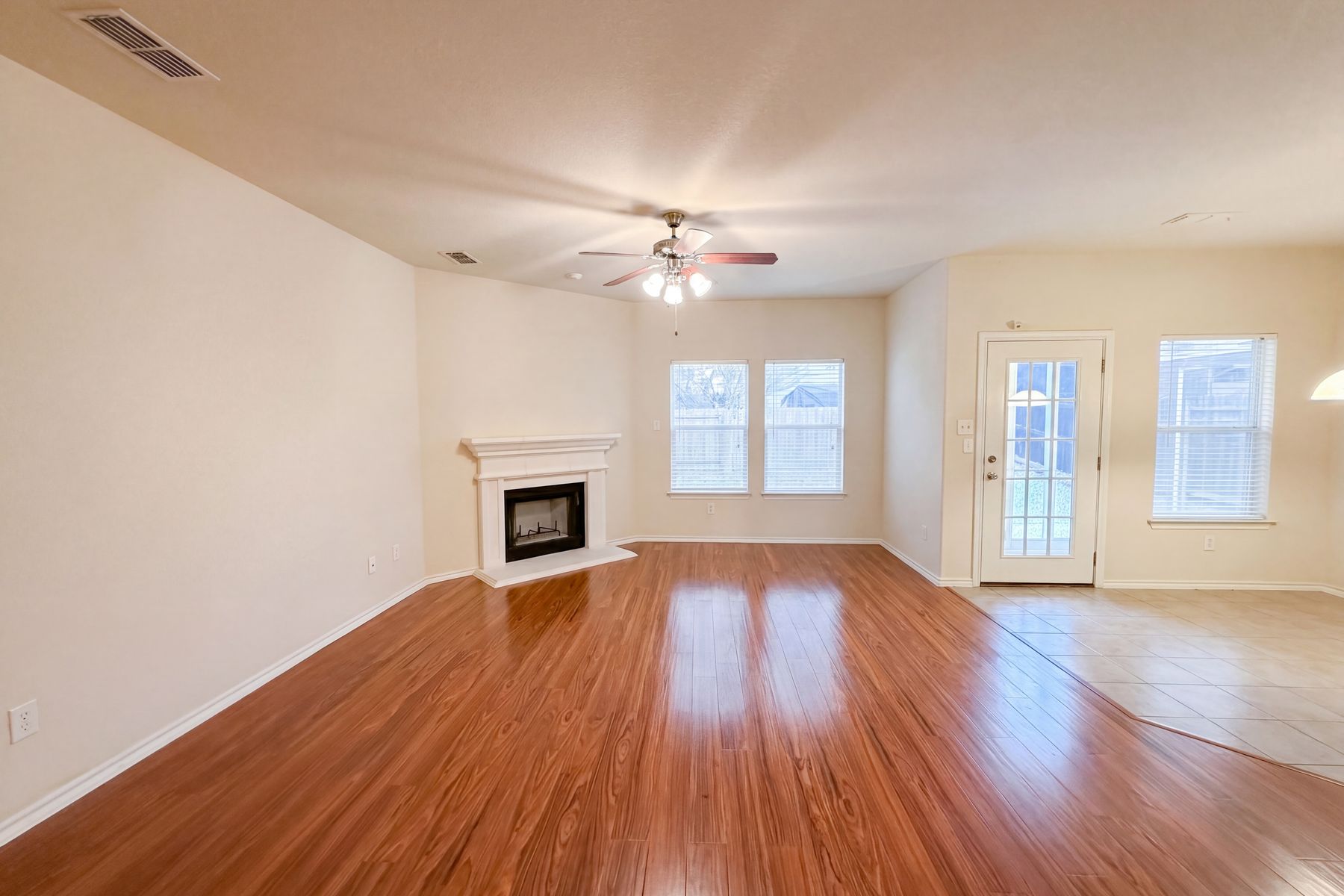 Property photo 3 of 9816 Mullins Crossing Dr