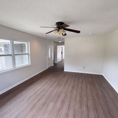 Property photo 3 of 963 Sequoia Dr
