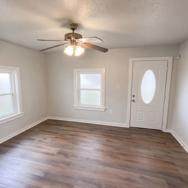 Property photo 3 of 725 Kelly St