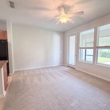 Property photo 3 of 4220 Plantation Oaks Blvd Unit 1813