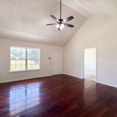 Property photo 3 of 125 Ivanhoe Ct