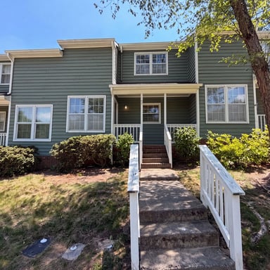Property photo 1 of 102 Old Maple Ln