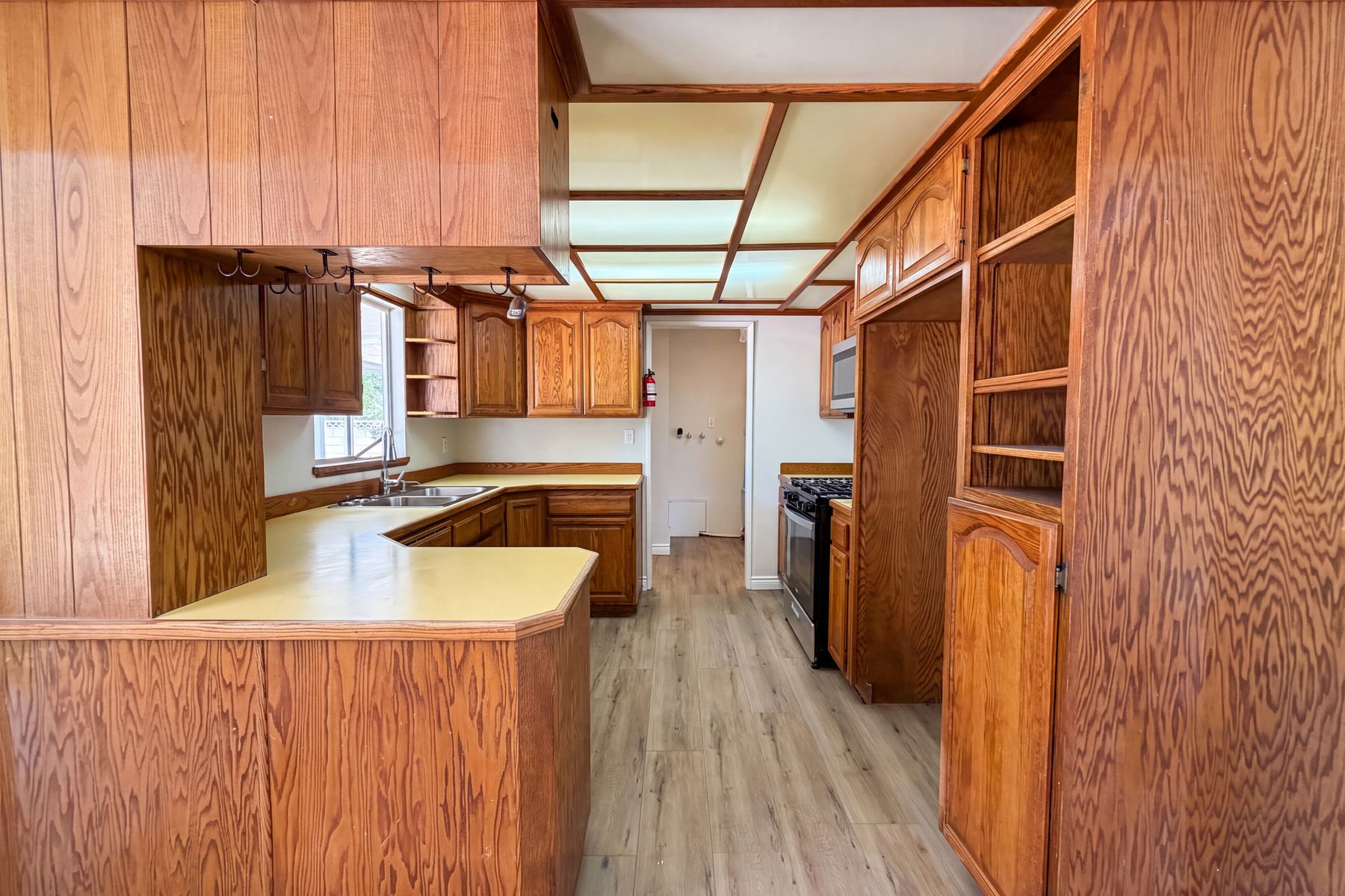 Photo 2 of 20 of 13325 Lamel St, Edwards, CA