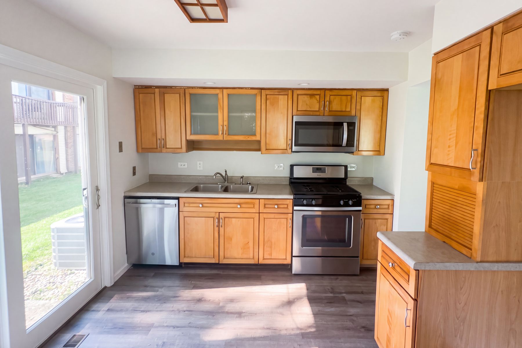 Photo 2 of 42 of 4133 193rd St, Country Club Hills, IL