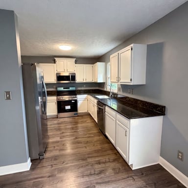 Property photo 2 of 654 Diamond Cir