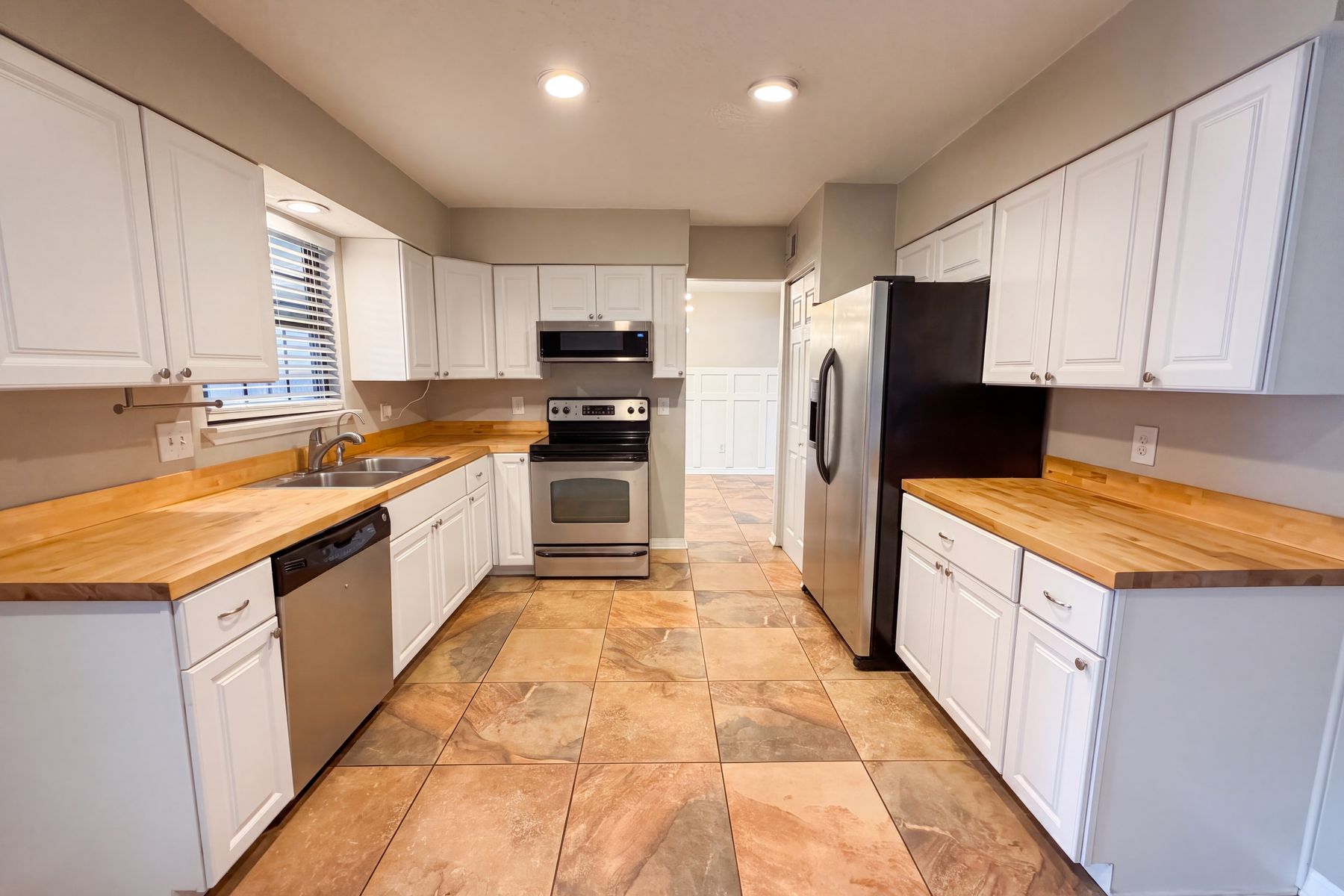Photo 2 of 26 of 8382 Chason Rd W, Jacksonville, FL
