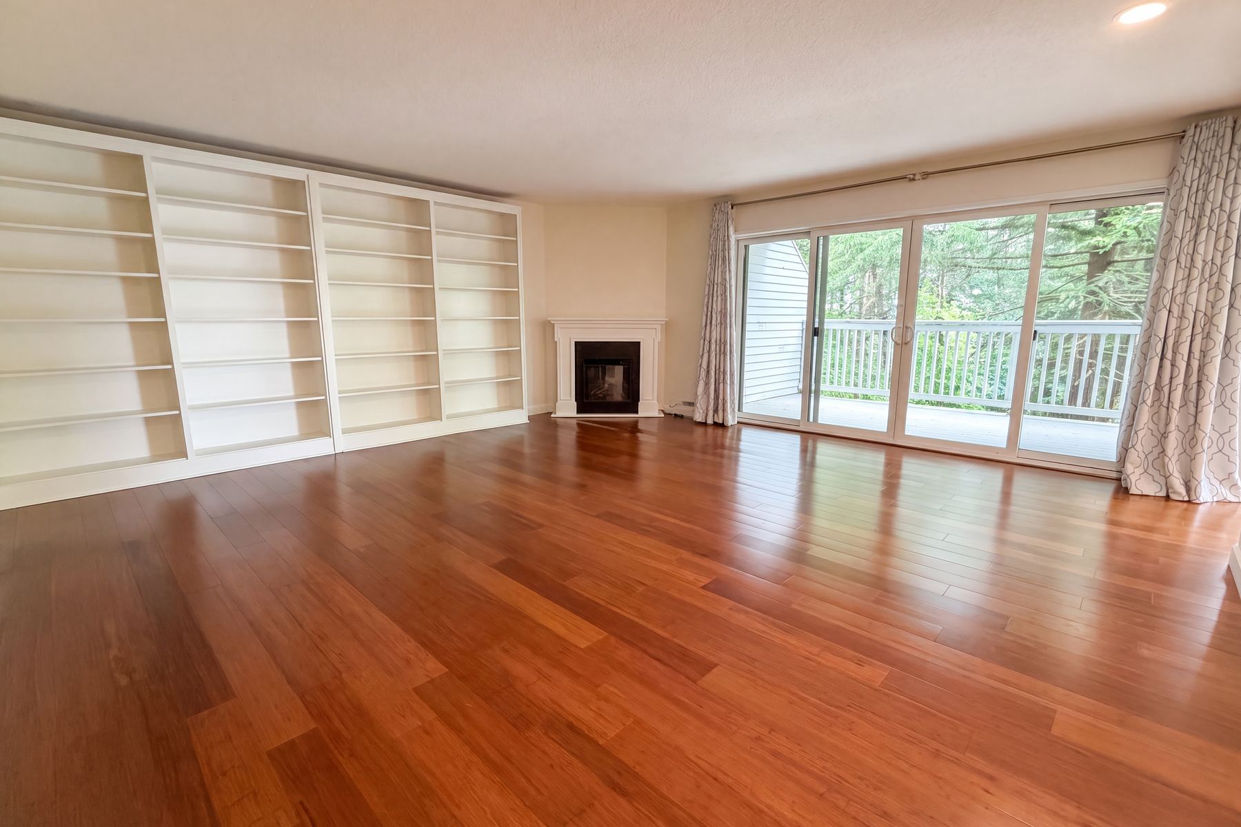 Property photo 3 of 48 Eagle Crest Dr Apt 5F
