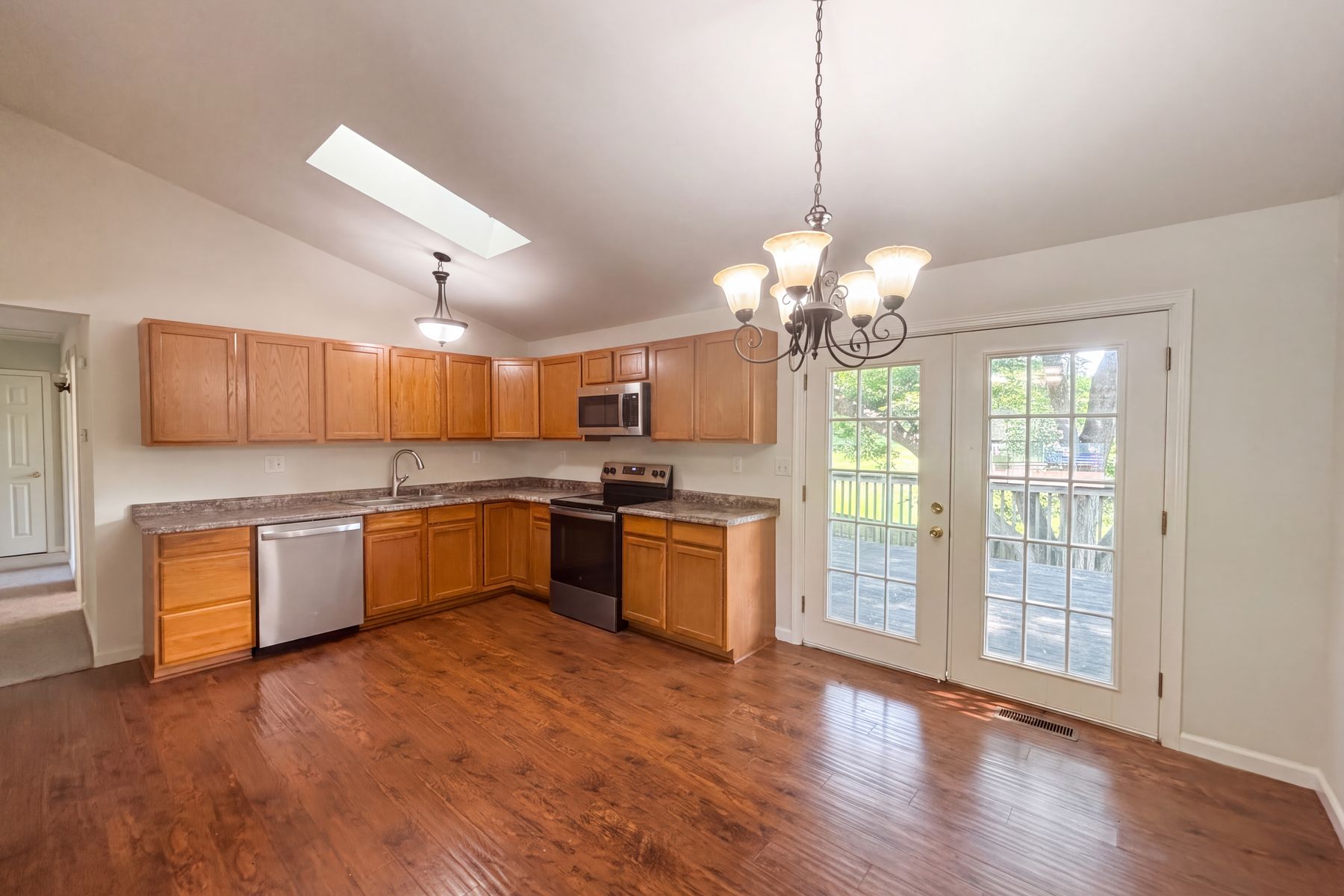 Photo 2 of 18 of 82 Cedar Ridge Dr, Pacific, MO