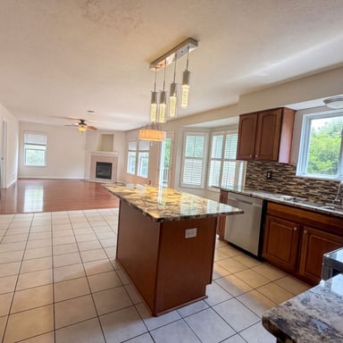 Property photo 2 of 7966 Lazelle Woods Dr