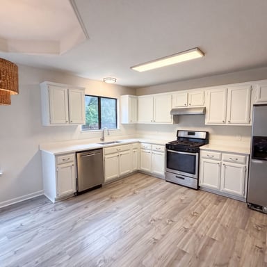 Property photo 2 of 1517 River Oak Dr