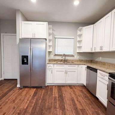 Property photo 2 of 619 E Arlington Ave