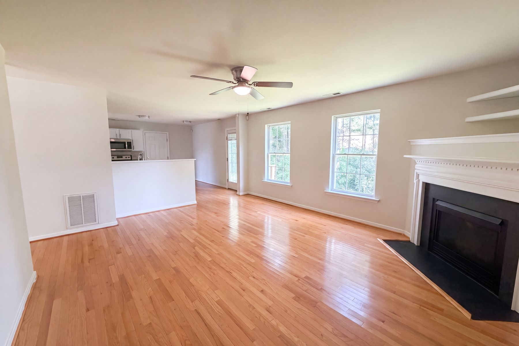 Property photo 3 of 3016 Heather Ridge Dr