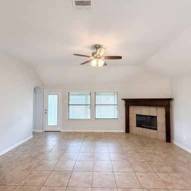 Property photo 3 of 709 Ravenwood Dr