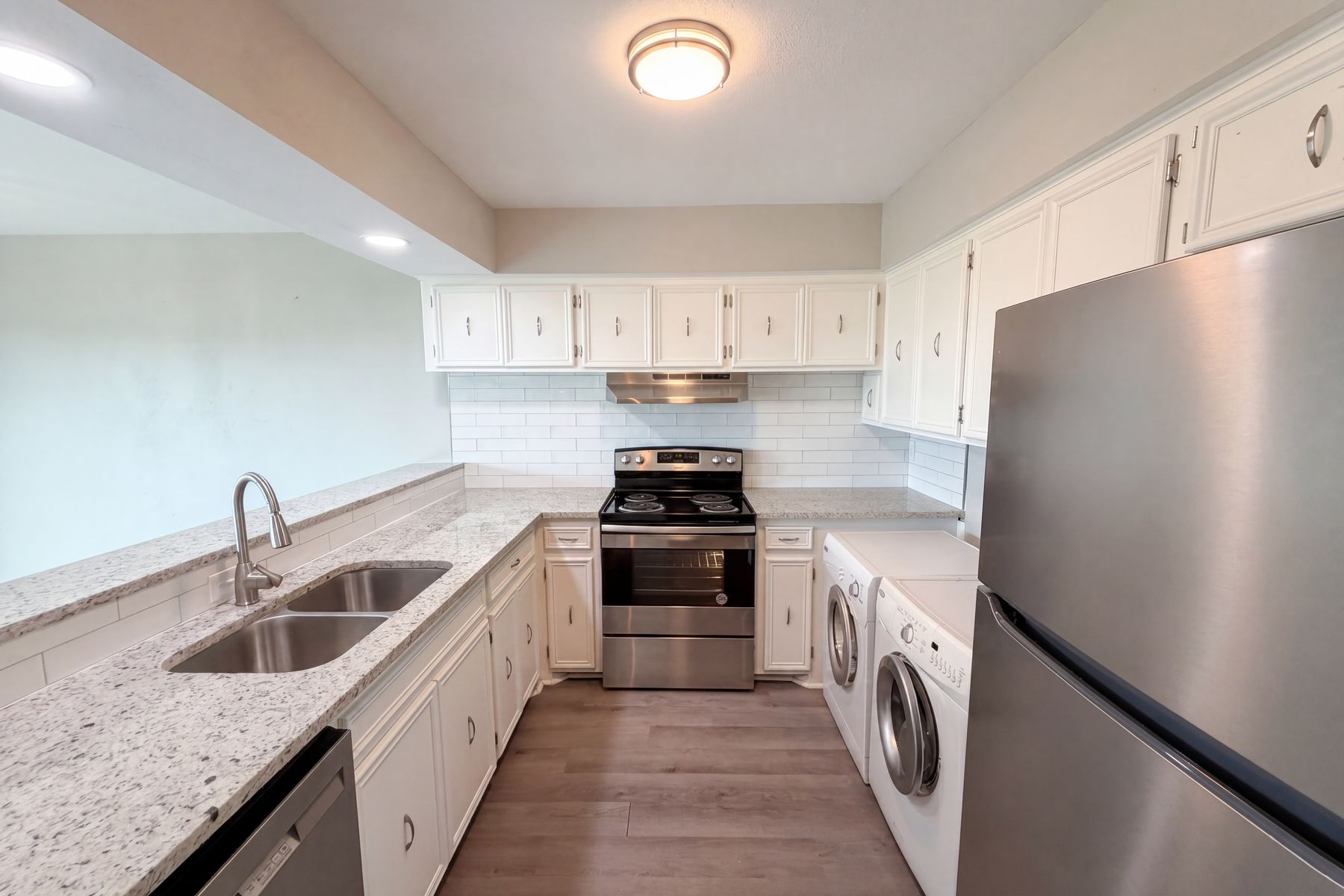 Photo 2 of 18 of 3216 Poe Cv, Lago Vista, TX