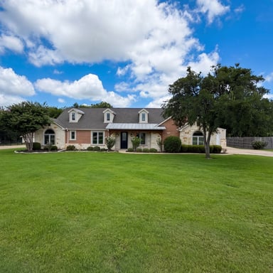 Property photo 1 of 1908 Fairway Ln