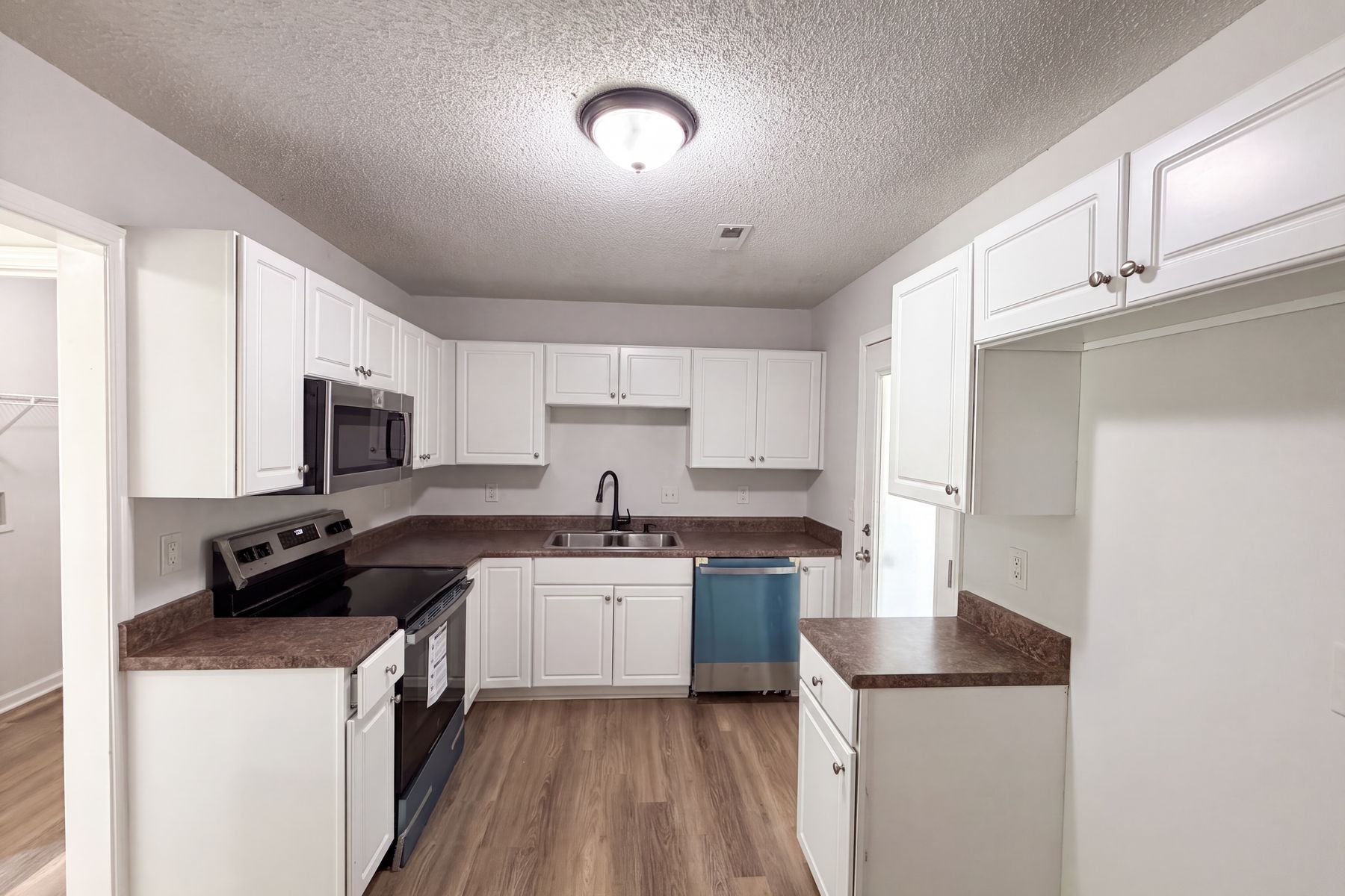 Photo 2 of 17 of 520 Patriot Way, West Union, SC