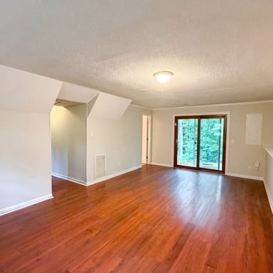 Property photo 3 of 7816 Foxwood Dr