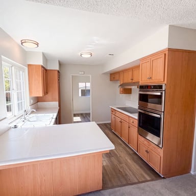 Property photo 2 of 648 Brentwood Ave