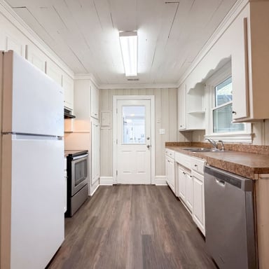 Property photo 2 of 107 Starling Street