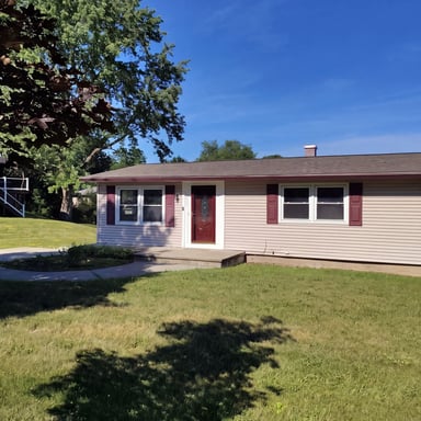 Property photo 1 of 4888 Pinecrest Rd
