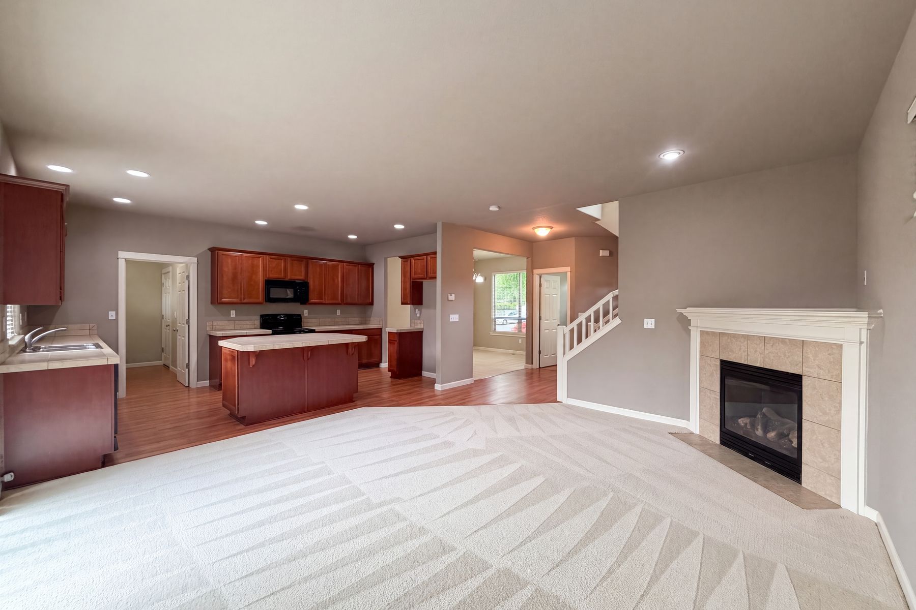 Property photo 3 of 1724 SW Willowview Ter