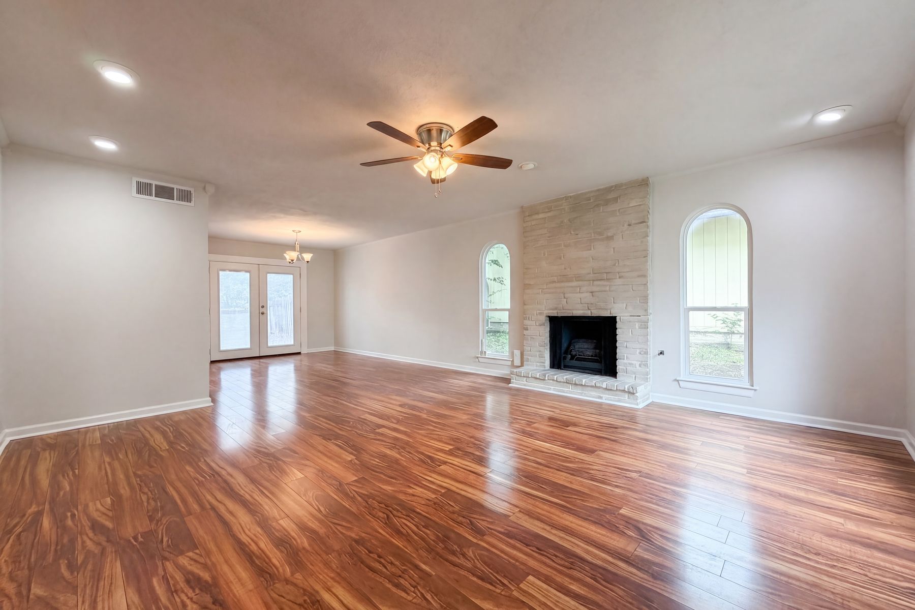 Property photo 3 of 13930 Winding Hl