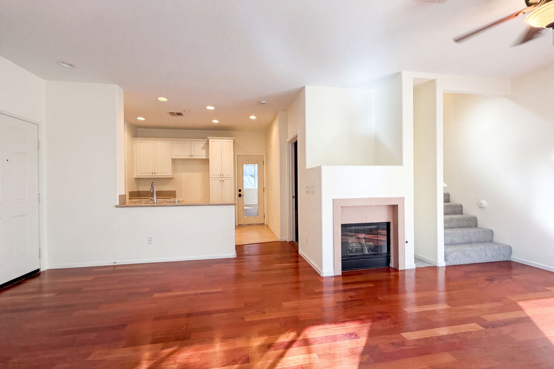 Property photo 3 of 4099 Peninsula Dr