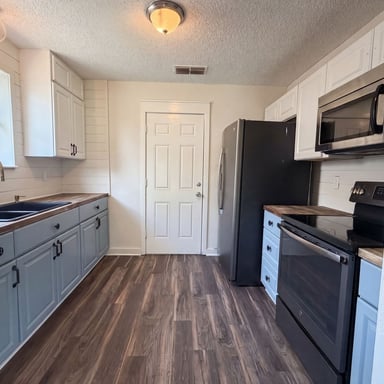 Property photo 2 of 7957 Jacques Dr