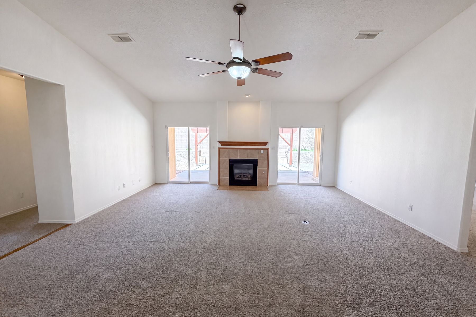 Property photo 3 of 9809 Buckeye St NW