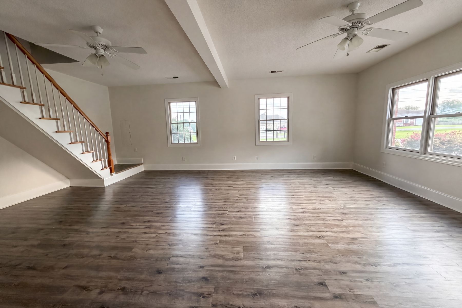 Property photo 3 of 61 Eastridge Rd