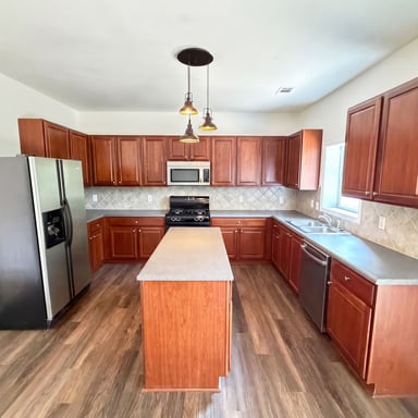 Property photo 2 of 109 Puckett Ct