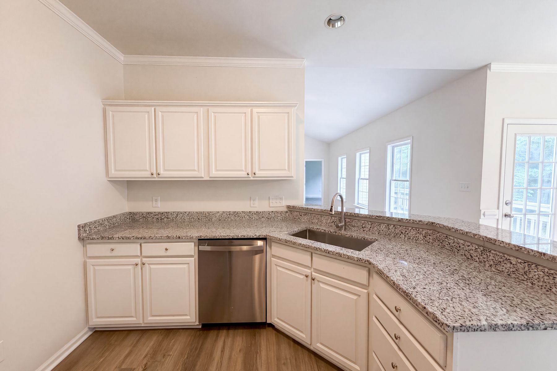 Photo 2 of 20 of 4100 Birchgarden Dr, High Point, NC