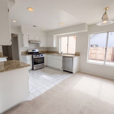 Property photo 2 of 2565 W Fairview Dr