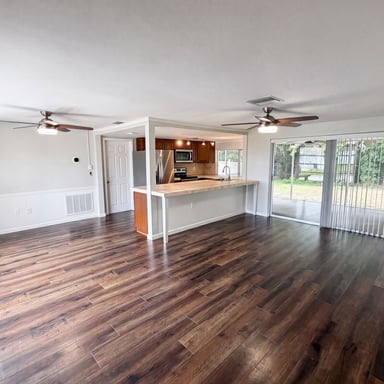 Property photo 3 of 3400 Bainbridge Dr