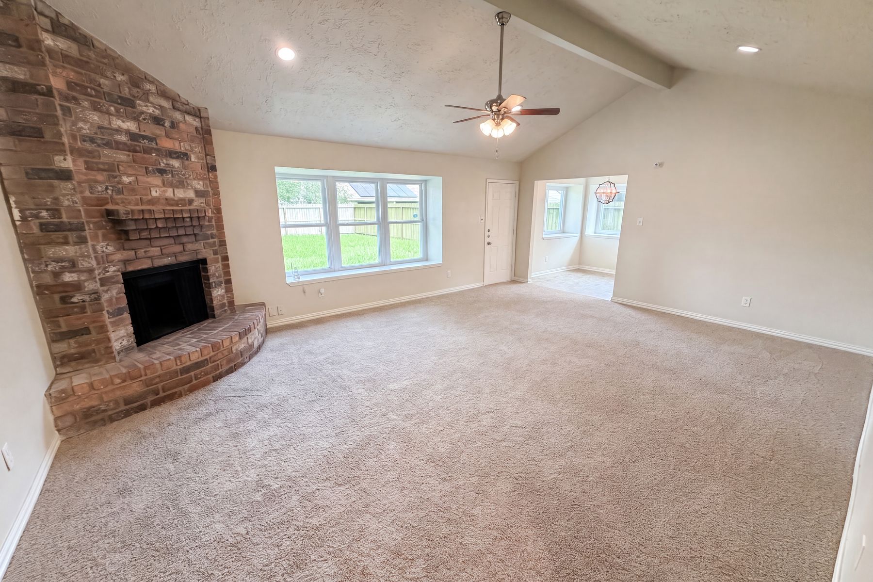 Property photo 3 of 17110 Golf Club Dr