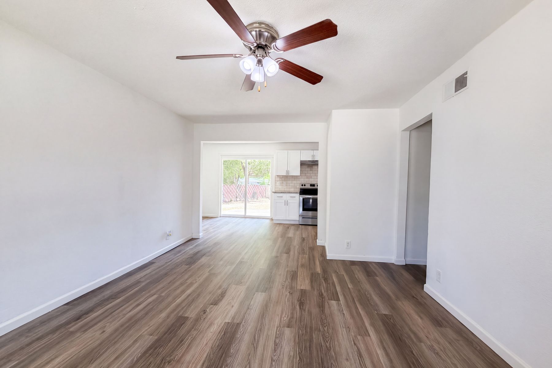 Property photo 3 of 2505 Plaza St