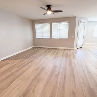 Property photo 3 of 18840 W Mercer Ln
