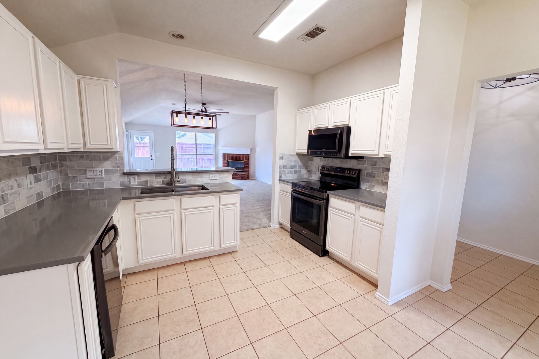 Photo 2 of 16 of 405 Kathy Ln, Wylie, TX