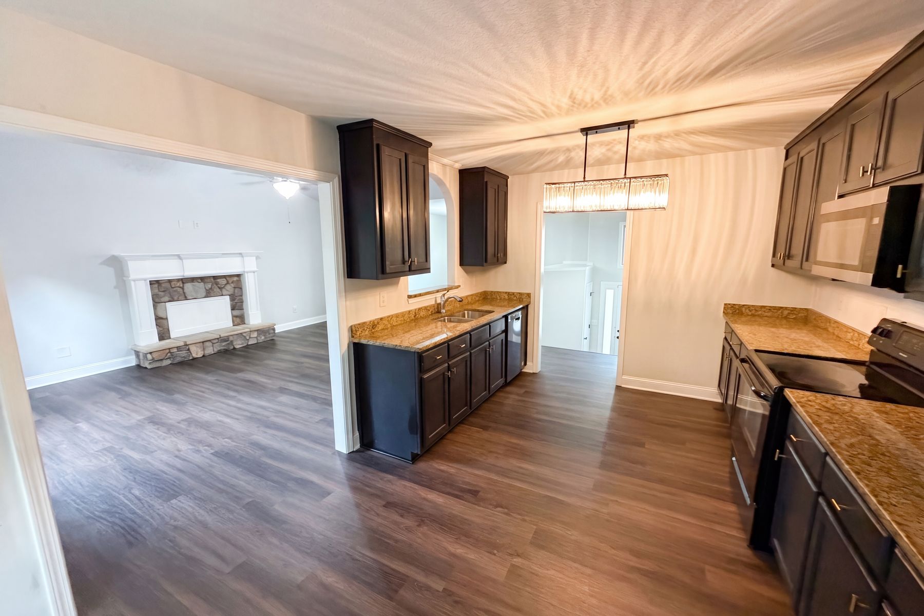 Photo 2 of 42 of 410 Redtail Rd, Jefferson, GA