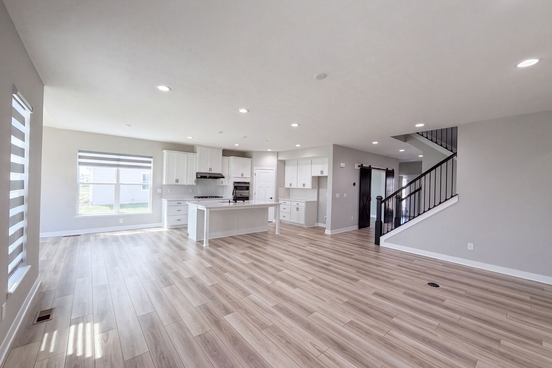 Property photo 3 of 1601 Cromwill Loop